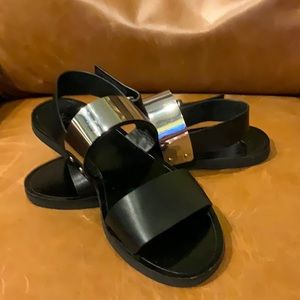 NEW VINCE size 7.5 flat sandals